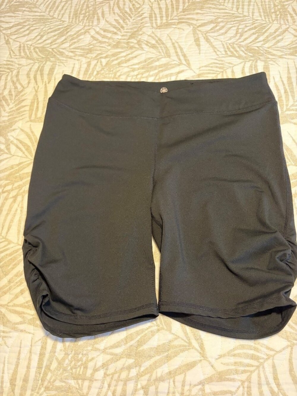 Gaiam Womens Black Yoga Shorts With Ruched Sides & High Waist - Size XXL